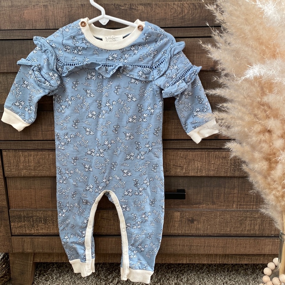 JESSICA SIMPSON winter onesie size 18m